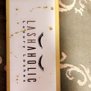 Lashaholic luxury false lashes